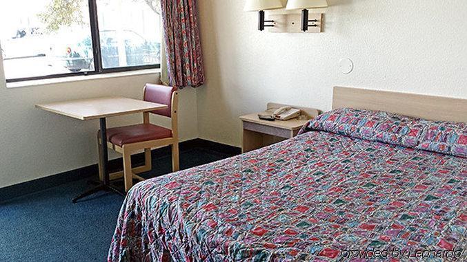 Motel 6 Des Moines South - Airport Ngoại thất bức ảnh