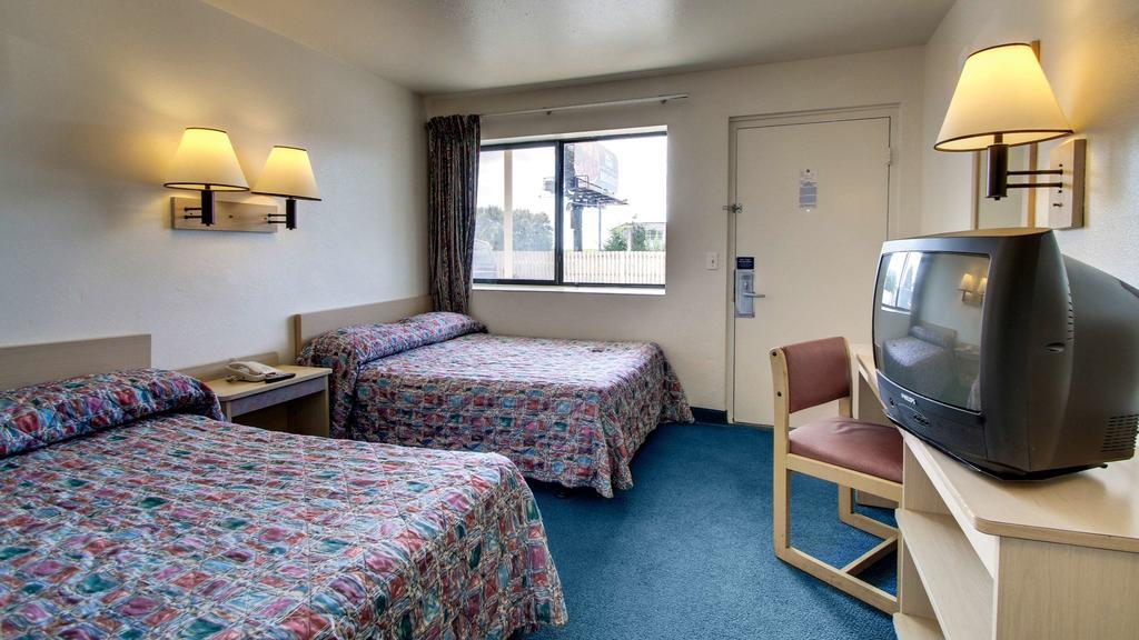 Motel 6 Des Moines South - Airport Ngoại thất bức ảnh