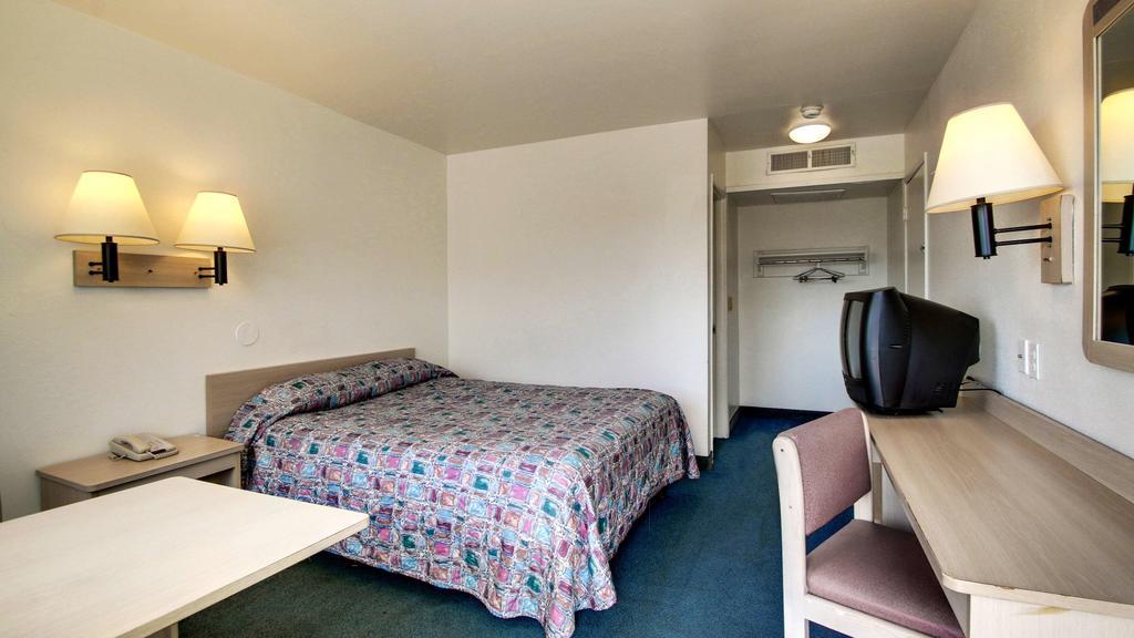 Motel 6 Des Moines South - Airport Ngoại thất bức ảnh