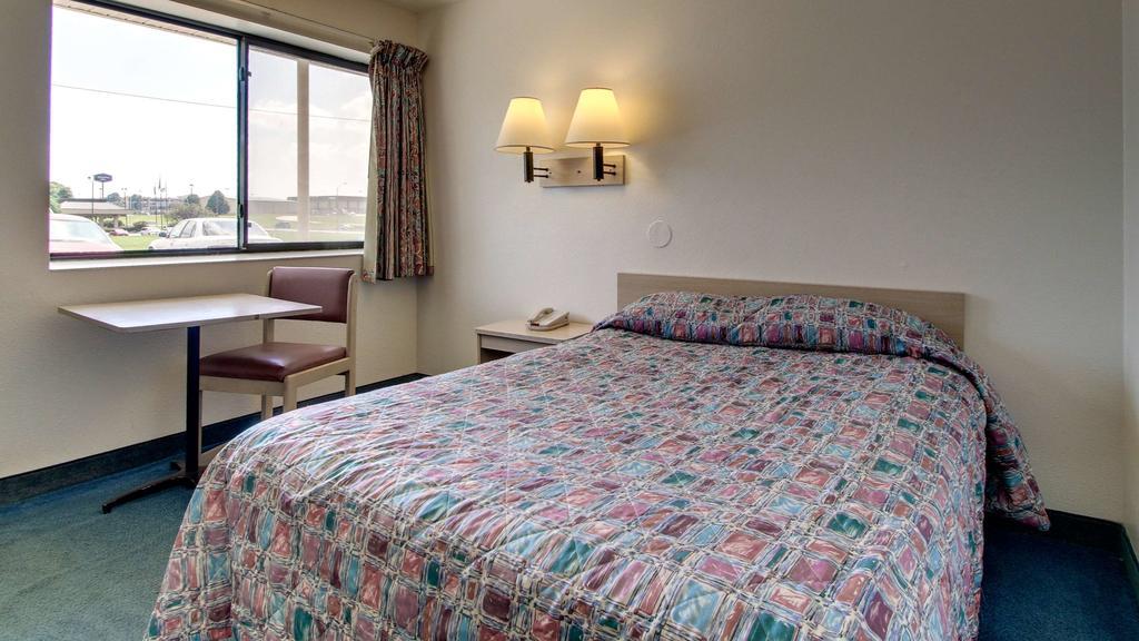 Motel 6 Des Moines South - Airport Ngoại thất bức ảnh