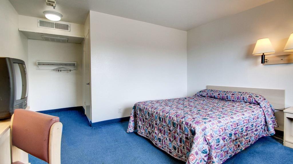Motel 6 Des Moines South - Airport Ngoại thất bức ảnh