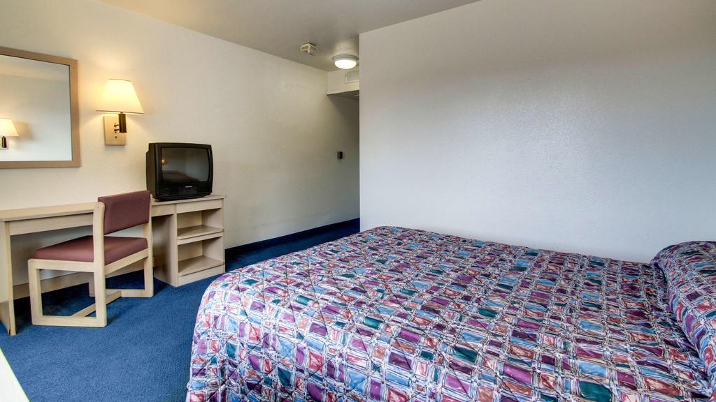 Motel 6 Des Moines South - Airport Ngoại thất bức ảnh