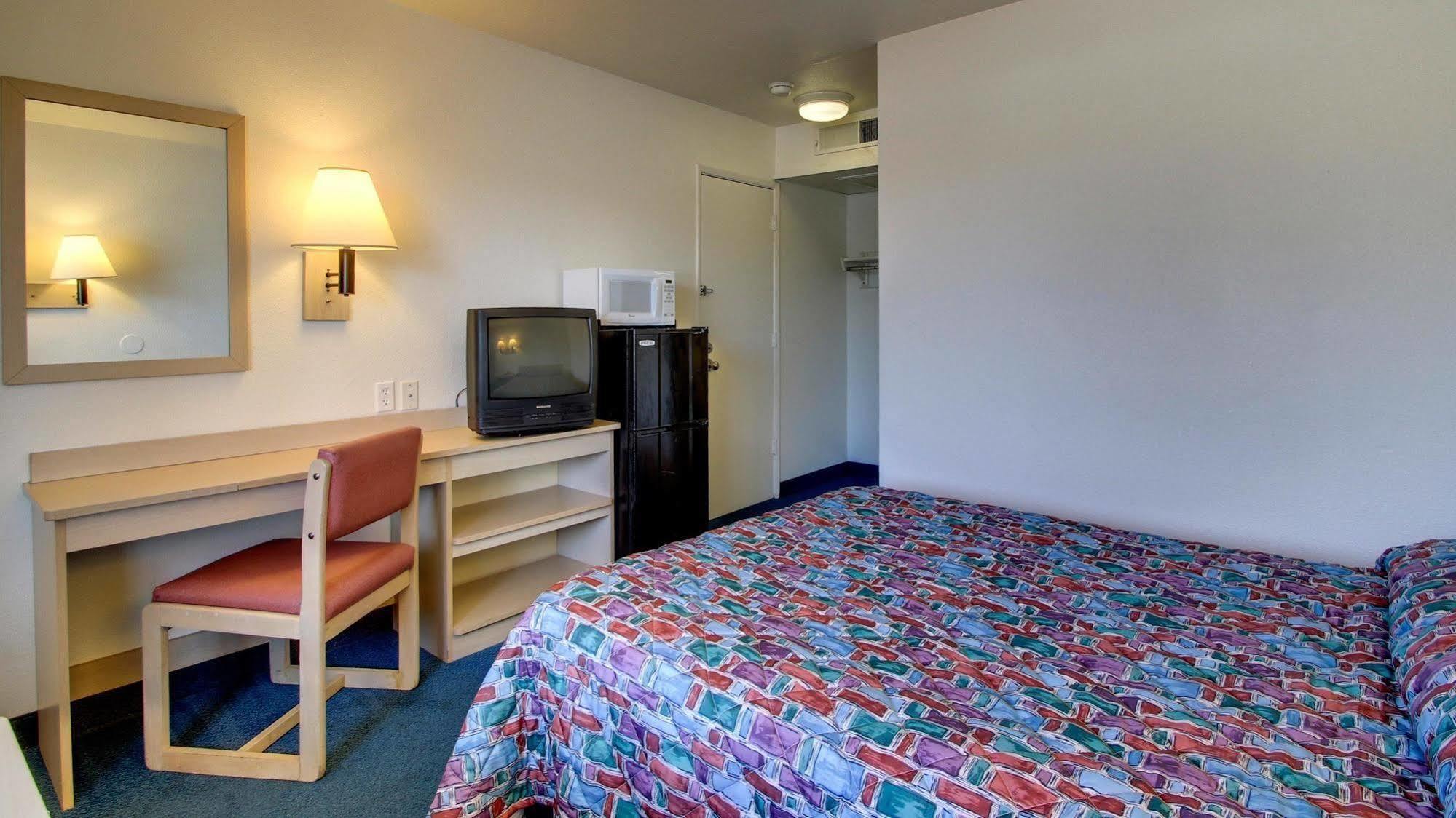 Motel 6 Des Moines South - Airport Ngoại thất bức ảnh
