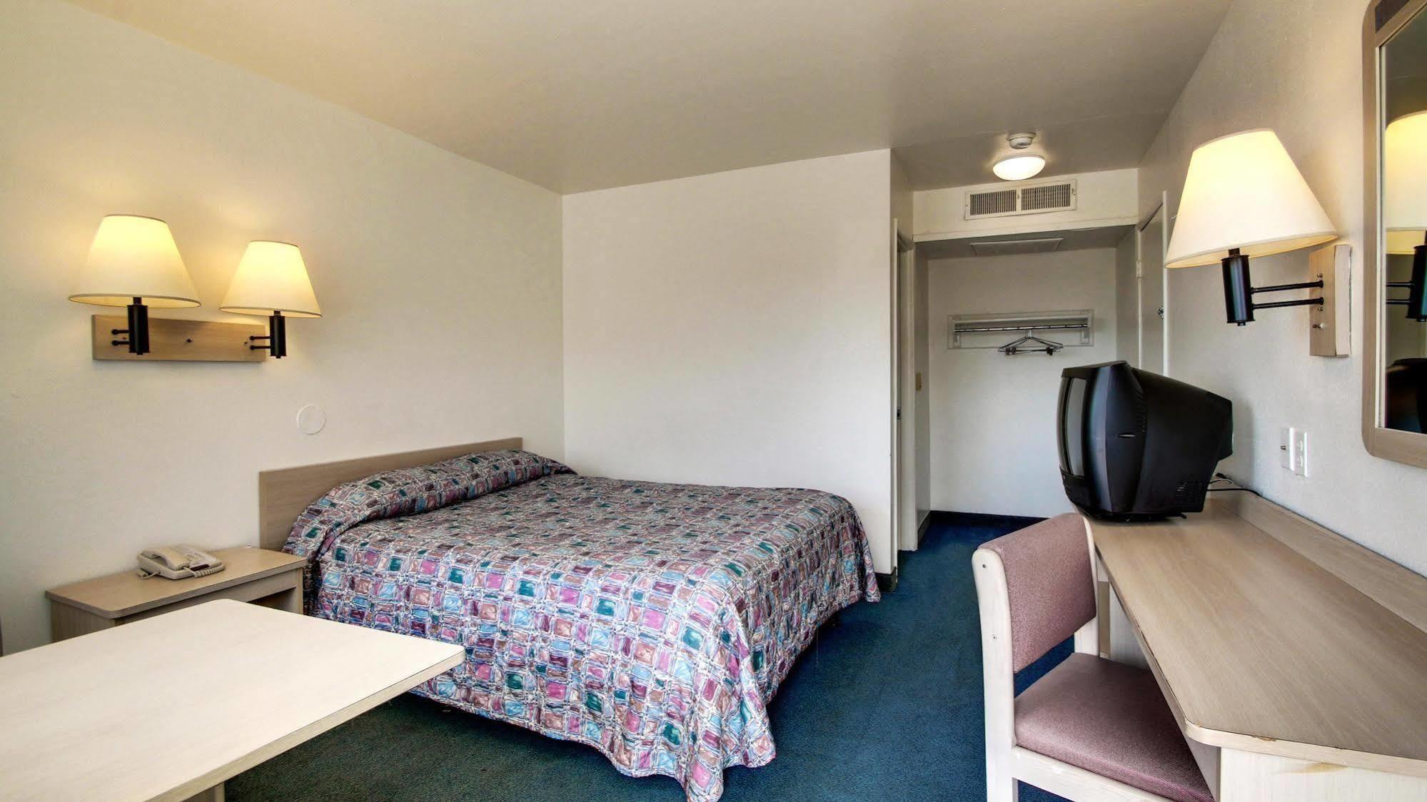 Motel 6 Des Moines South - Airport Ngoại thất bức ảnh
