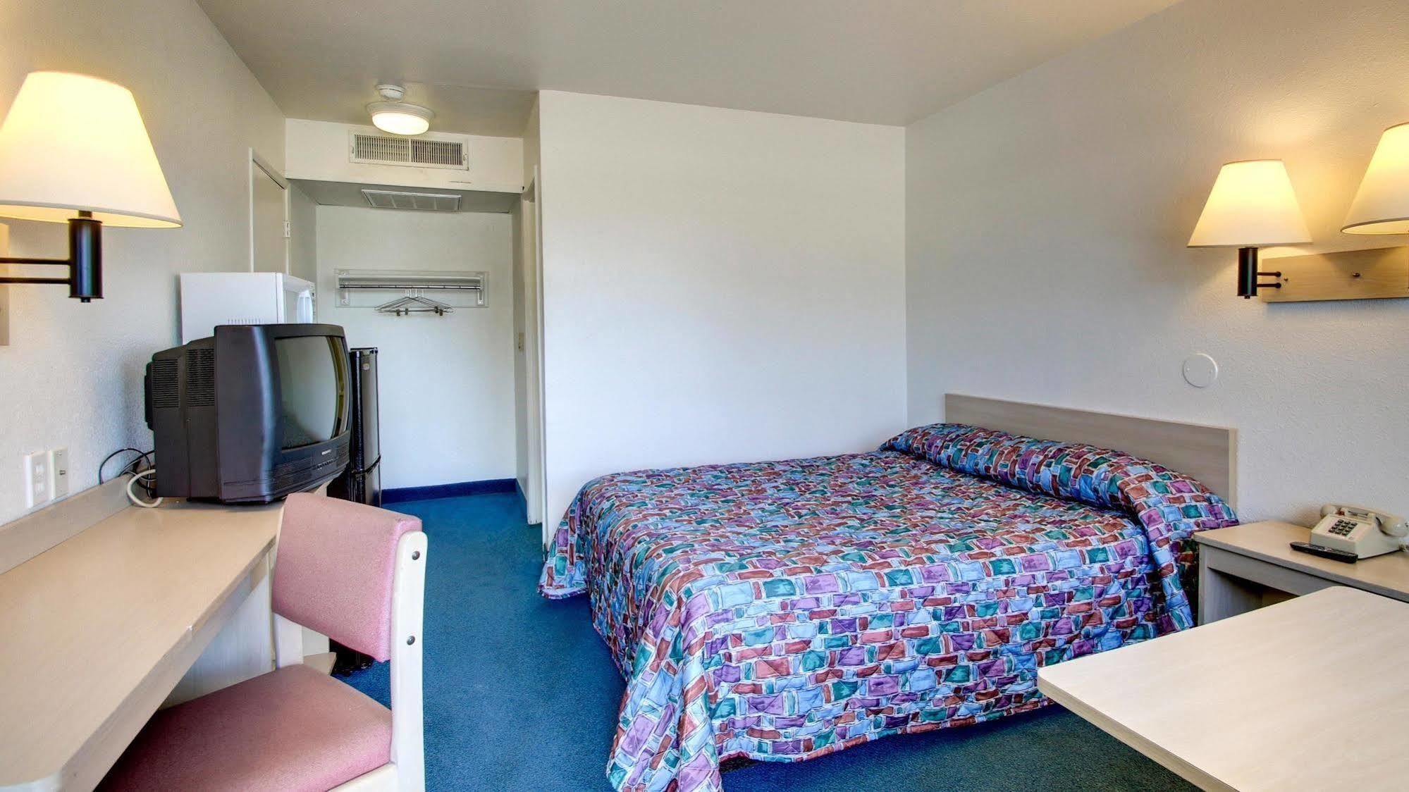 Motel 6 Des Moines South - Airport Ngoại thất bức ảnh